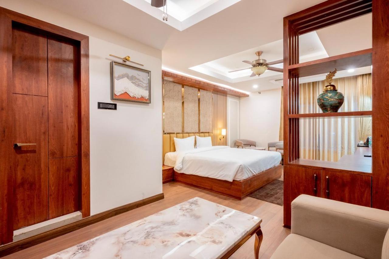 Heavens Garden Empire Hotell Guwahati Eksteriør bilde