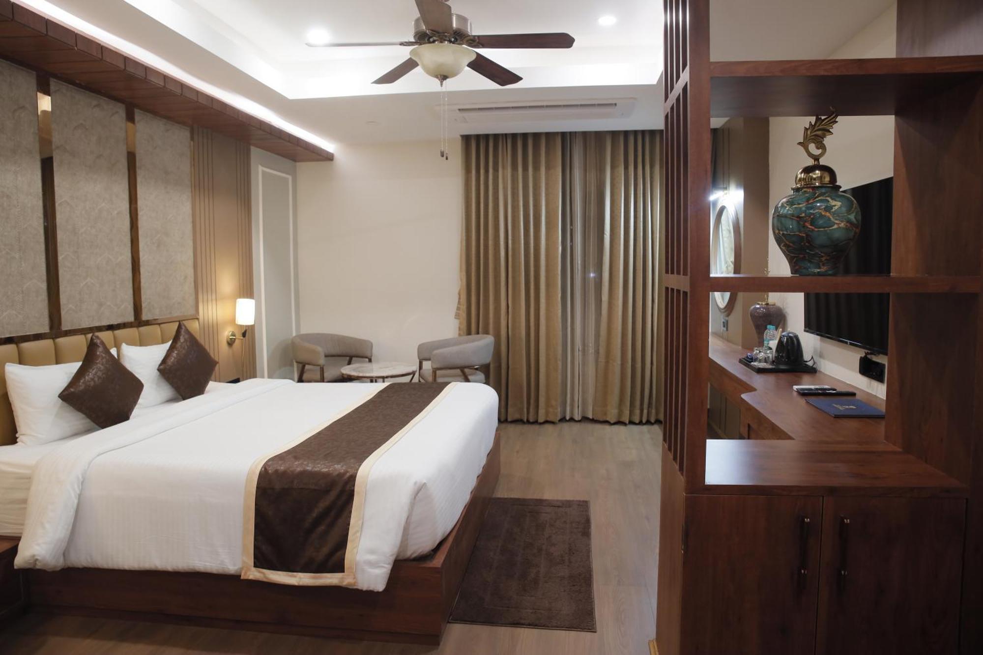 Heavens Garden Empire Hotell Guwahati Eksteriør bilde